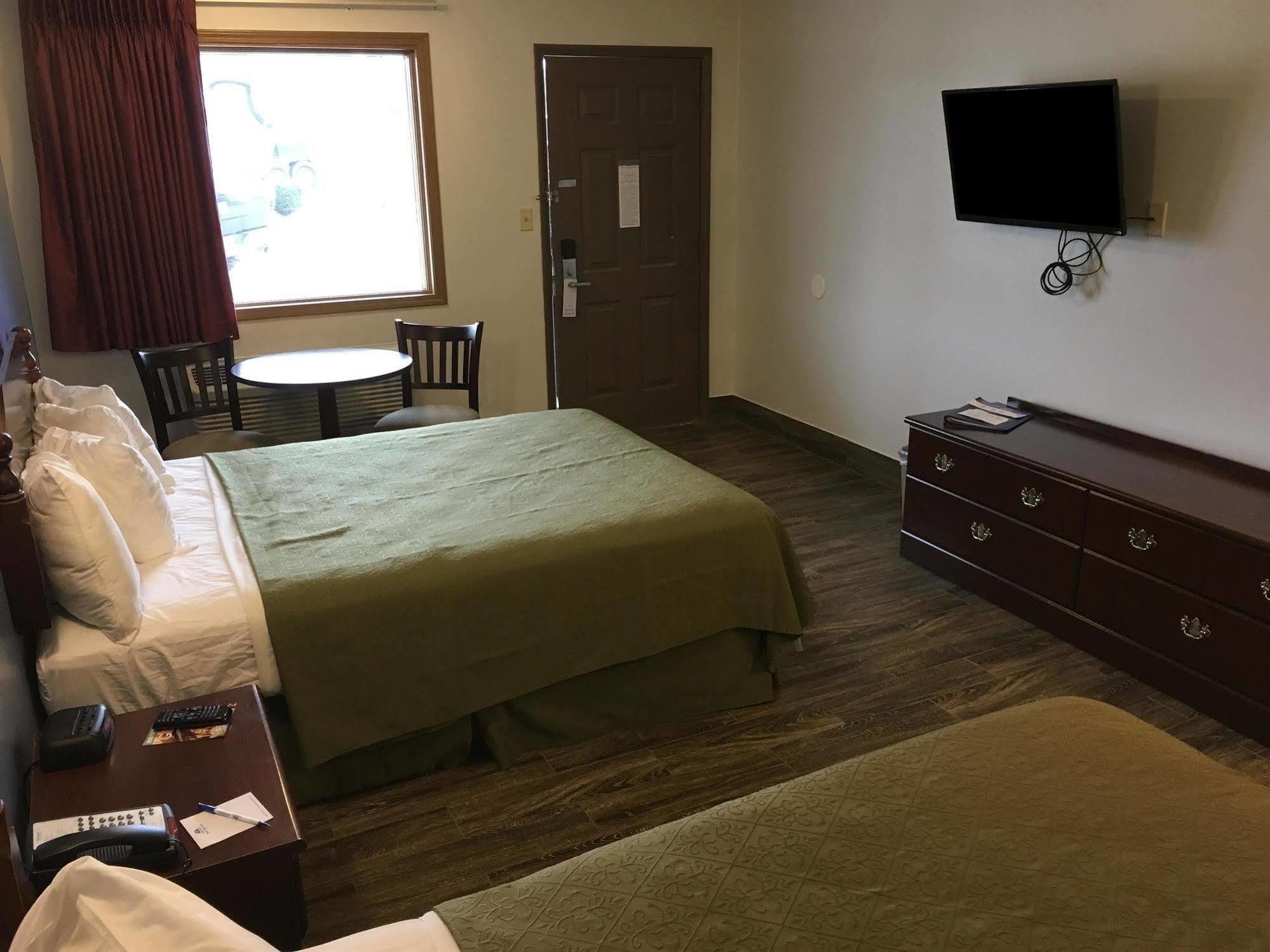 Americas Best Value Inn-Celina Bagian luar foto
