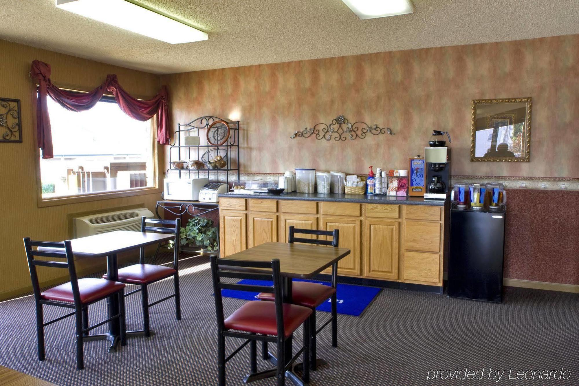 Americas Best Value Inn-Celina Restoran foto
